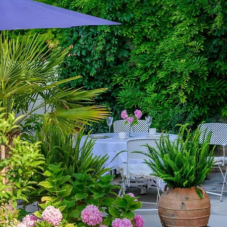 Palace Schoen Milesi - Esense Of Prestige - Private Pool - Old Money Style Luxury - Walking Distance To The Old Town, The And Amenities - Buralux Konukevi Split