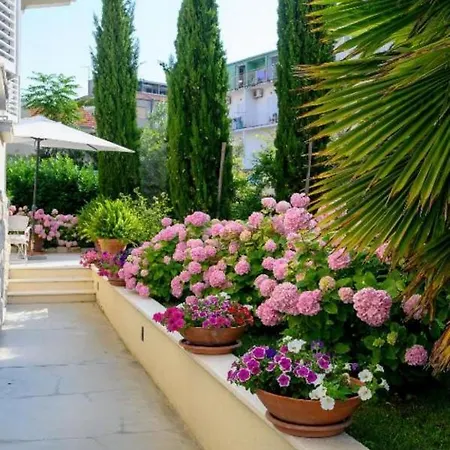 Palace Schoen Milesi - Esense Of Prestige - Private Pool - Old Money Style Luxury - Walking Distance To The Old Town, The And Amenities - Buralux