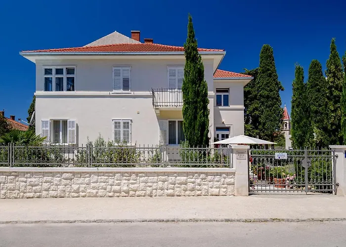 Palace Schoen Milesi - Esense Of Prestige - Private Pool - Old Money Style Luxury - Walking Distance To The Old Town, The And Amenities - Buralux 스플리트