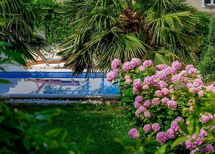 게스트하우스 Palace Schoen Milesi - Esense Of Prestige - Private Pool - Old Money Style Luxury - Walking Distance To The Old Town, The And Amenities - Buralux 4*