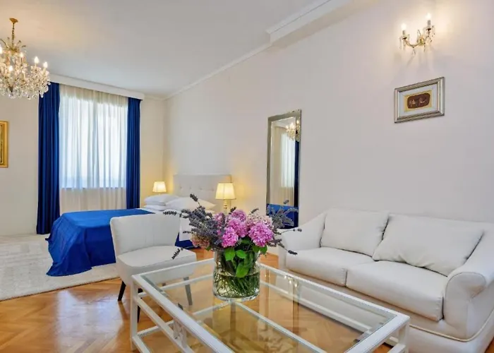 Palace Schoen Milesi - Esense Of Prestige - Private Pool - Old Money Style Luxury - Walking Distance To The Old Town, The And Amenities - Buralux 4*