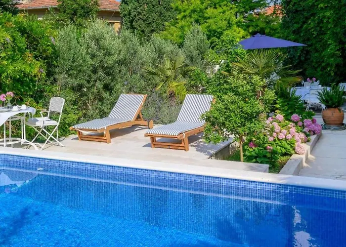 Palace Schoen Milesi - Esense Of Prestige - Private Pool - Old Money Style Luxury - Walking Distance To The Old Town, The And Amenities - Buralux 스플리트
