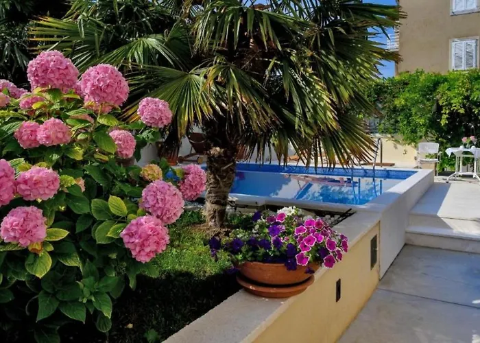 Palace Schoen Milesi - Esense Of Prestige - Private Pool - Old Money Style Luxury - Walking Distance To The Old Town, The And Amenities - Buralux 스플리트